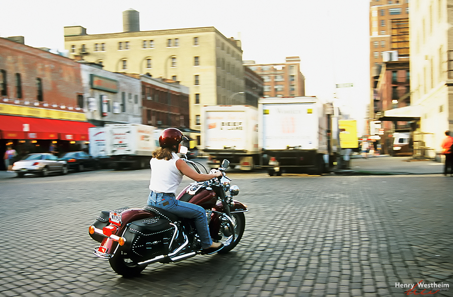 Photo Gotta love driving a bike, especially when it's a Harley! / Henry Westheim / iam.photo